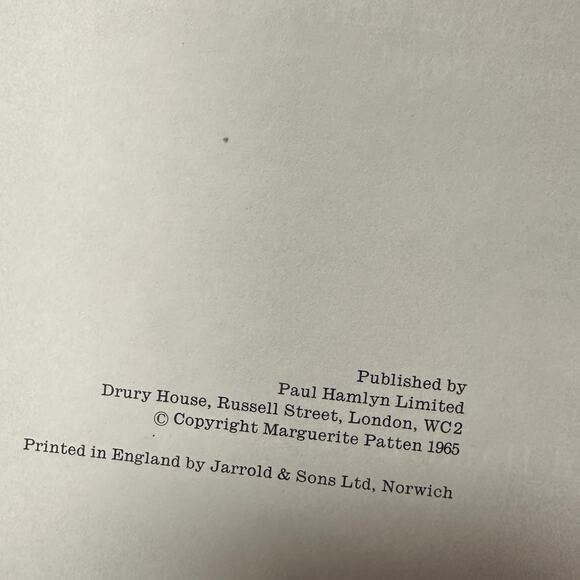 Make A Menu Book by Marguerite Patten – 1965 Vintage Cookbook - Picture 2 of 6